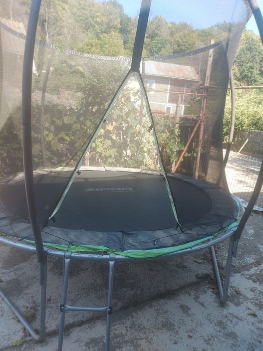 Trabulină de exterior Zipro  stare foarte bună