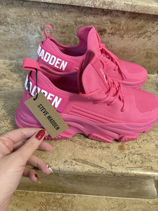 Дамски розови маратонки Steve madden