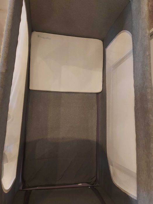 Детска кошара + матрак + антирефлуксна възглавница + протектор 2 бр