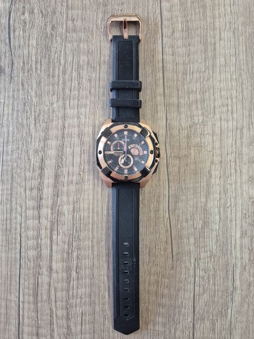 Часовник Festina
