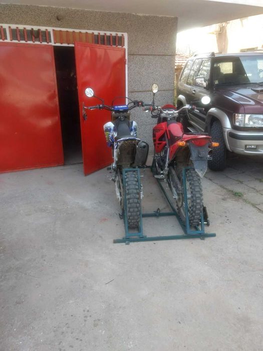 Стойка за превоз на мотори