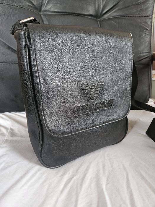 Мъжка чанта Emporio Armani през рамо