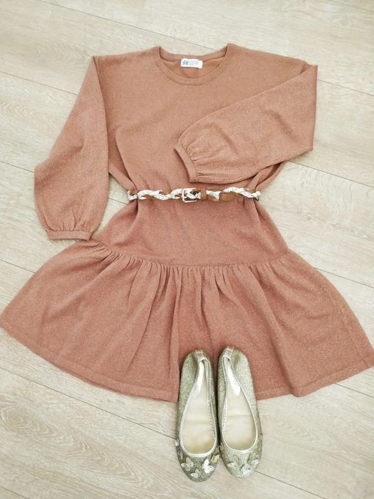 Нарядные  платья на девочку 9-11 лет