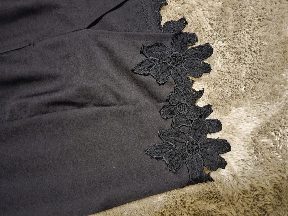 Стилна черна рокля