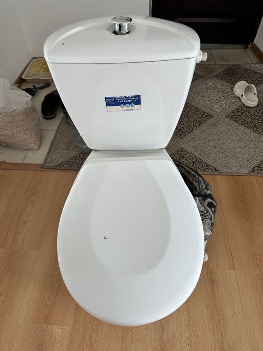 Унитаз б/у…………..