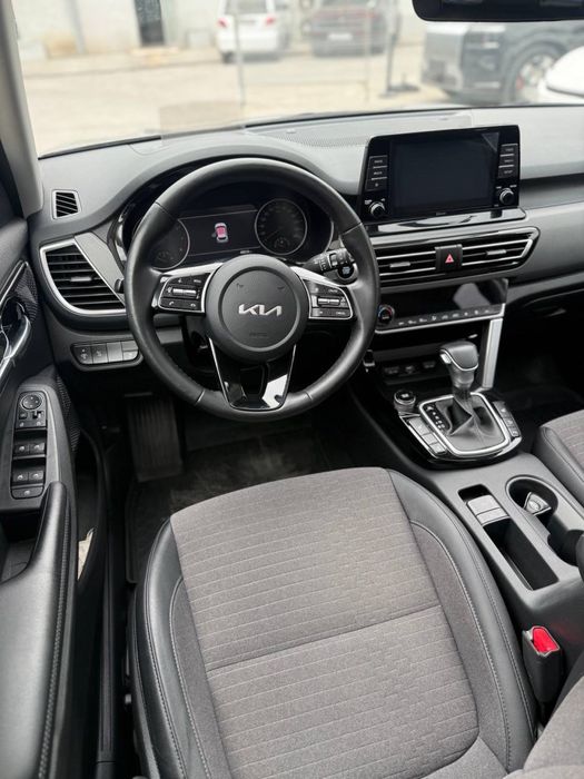 Kia Seltos 2022 Lyukli