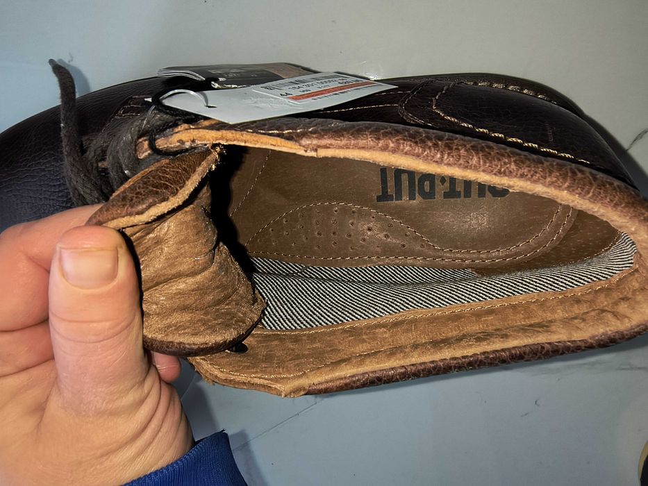 Vând ghete bărbătești!