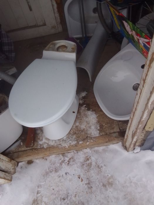 Унитаз бу без бочка с крышкой 5000 тн