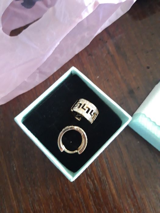 Продавам  обици и гривни