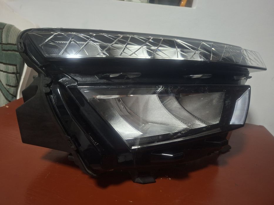 Far Kamiq dreapta led stare impecabila