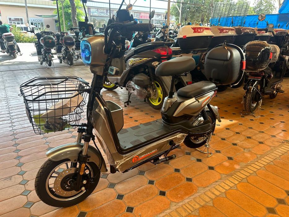 Elektro skuter yangi dastafka bor