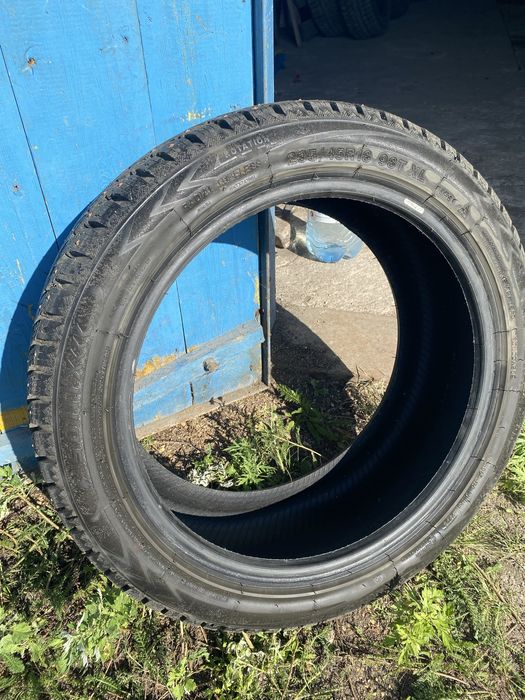 Шины зимние 235/45/18