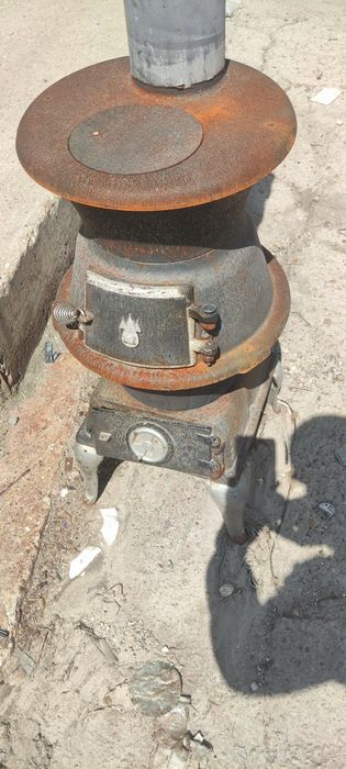 Чугунена печка на твърдо гориво