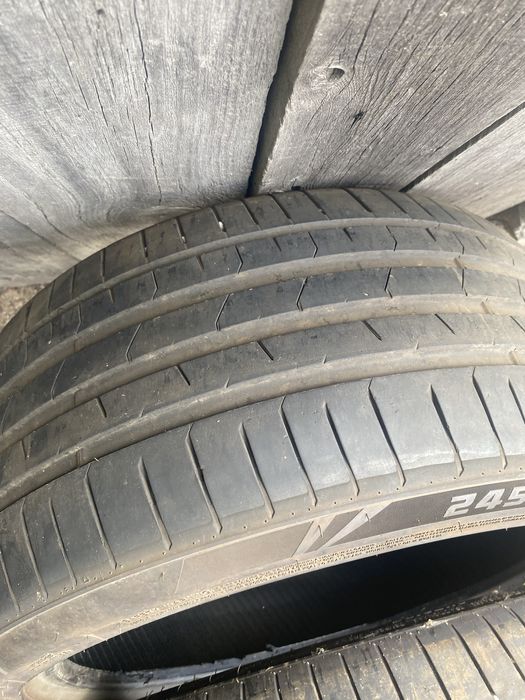 Продам резину 245/40/18