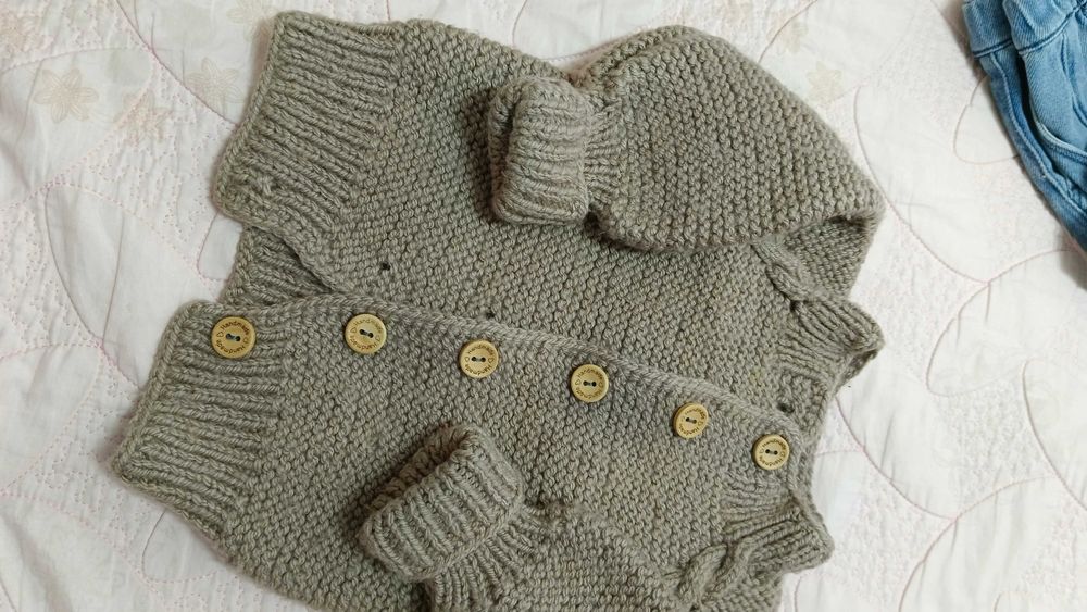 Кофта, безрукавка детская