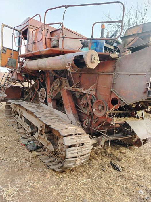 Енисей канбайн 1994 Гусеницалик