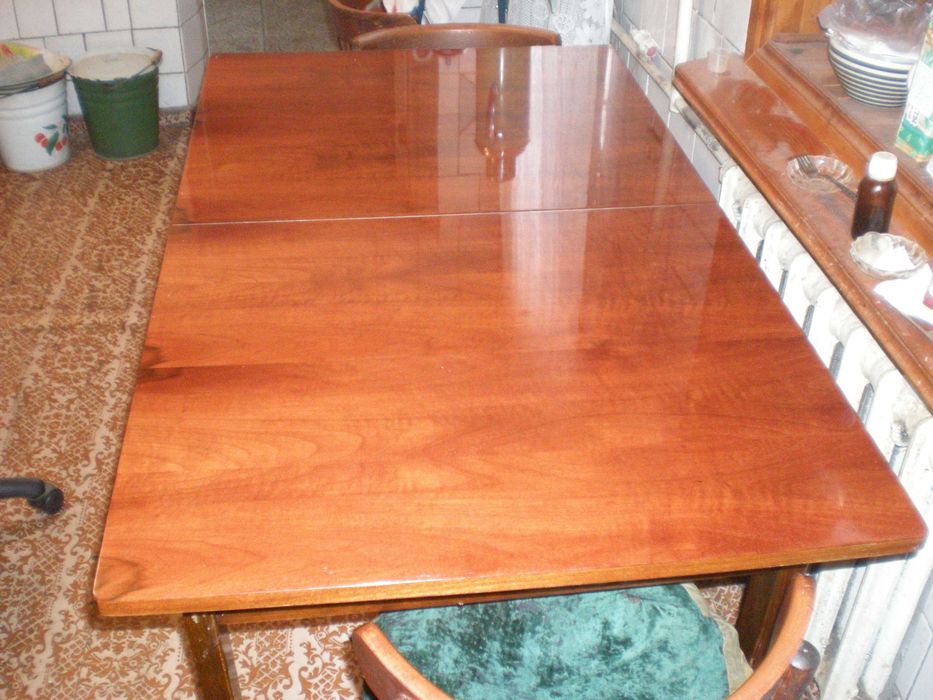 продам обеденный стол