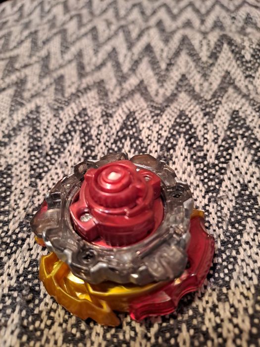 Игрушка бэйблэйд