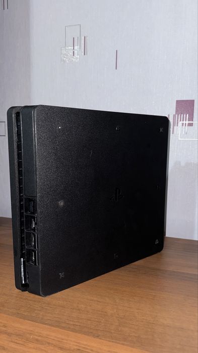 Продам Playstation 4 slim