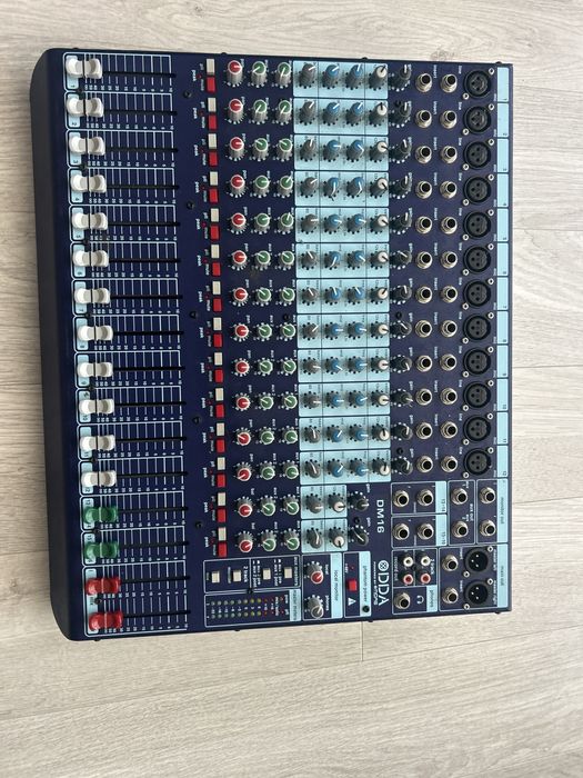 Mixer audio Midas DM12