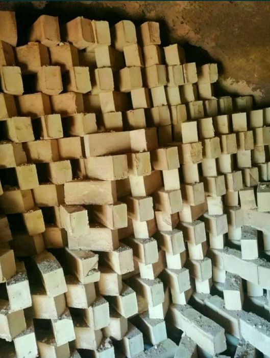 Shaharning istalgan joyiga xom gʻisht pishgan gisht yetkazib beramiz