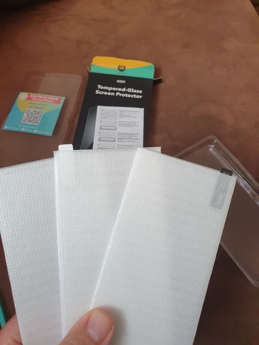 Carcasă si folie de sticlă iPhone 12 / iPhone 12 pro