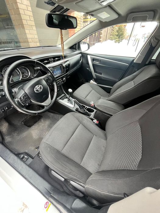 Toyota Corolla 2014 года срочно продам