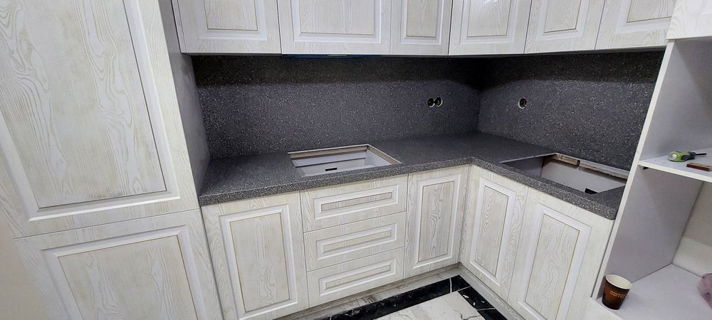 Столешницы из кварца и акрила любой сложности
