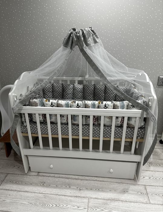 Детская кроватка