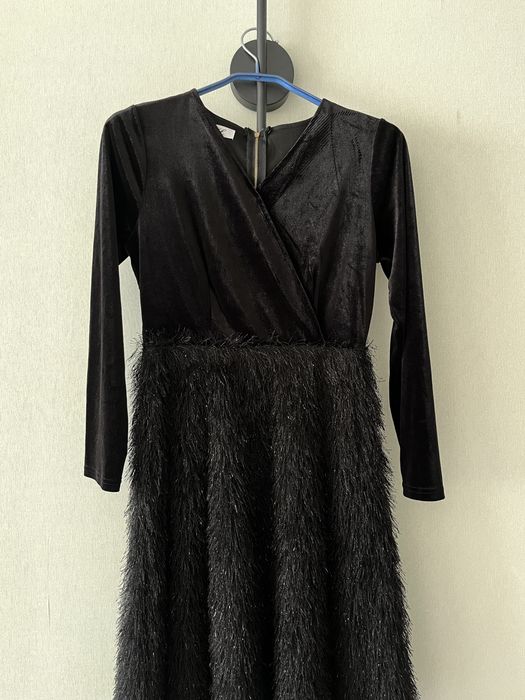 Платье   черное  для женщины  и девочек