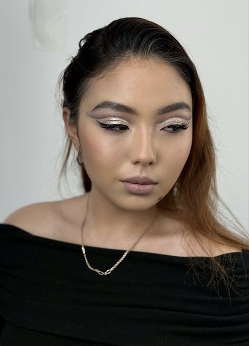 Модель  макияж и киымдерге