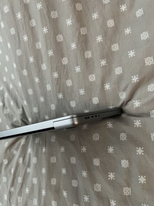 Macbook m1 pro 16gb, 512 GB ssd, 16.2 inch, impecabil la cutie si incarcator original!