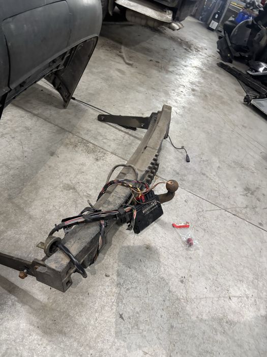 теглич за vw passat b6