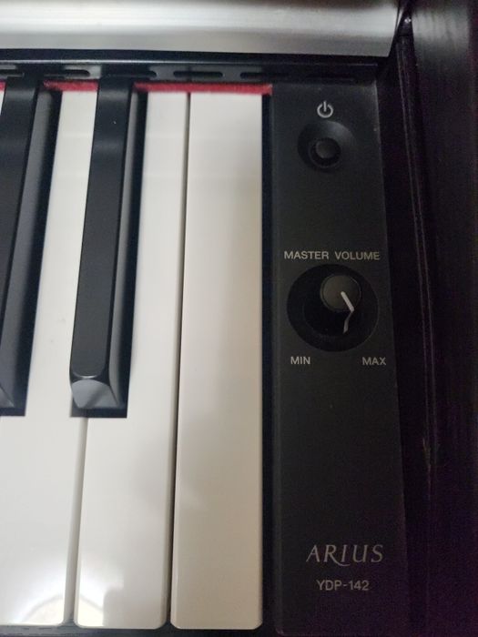 Pianina Yamaha YDP 142 Arius