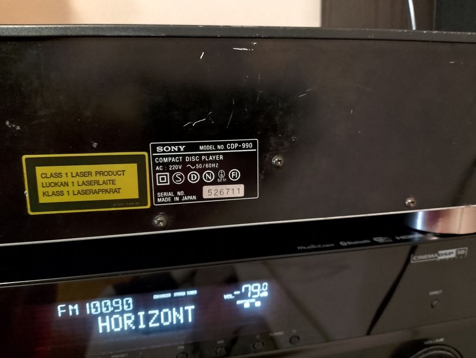 Sony cdp-990 работи добре затваря вратичката по бавно
