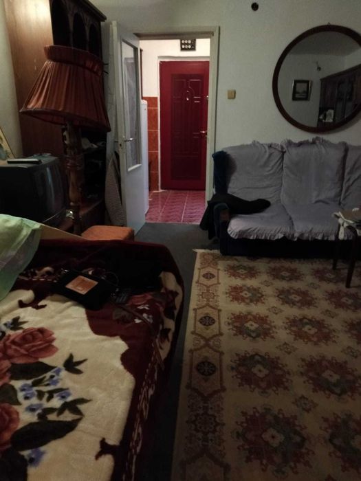 Vand garsoniera decomandata zona Crang