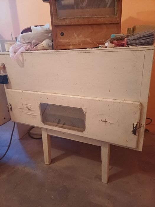 Vând două incubatoare