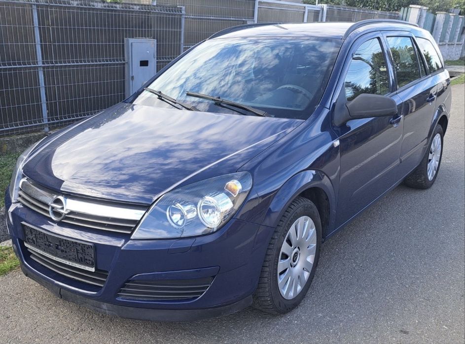 Traversa superioara armatura bara fata / inchidere capota Opel Astra H / Insignia