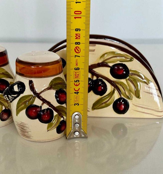 Сет за сол, пипер и салфетник