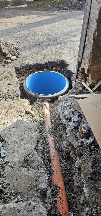 Услуги със мини багер Бобкат и самосвал до 3тона хидравличен чук