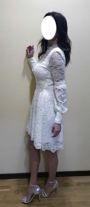 Rochie alba/ivory din dantela, cu perle