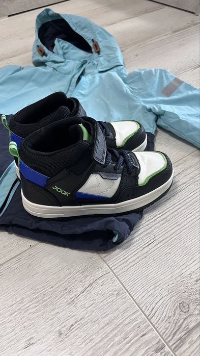 Продам ветровку Hm 116 размер