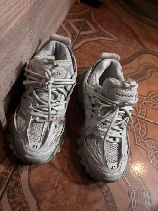 balenciaga track albi