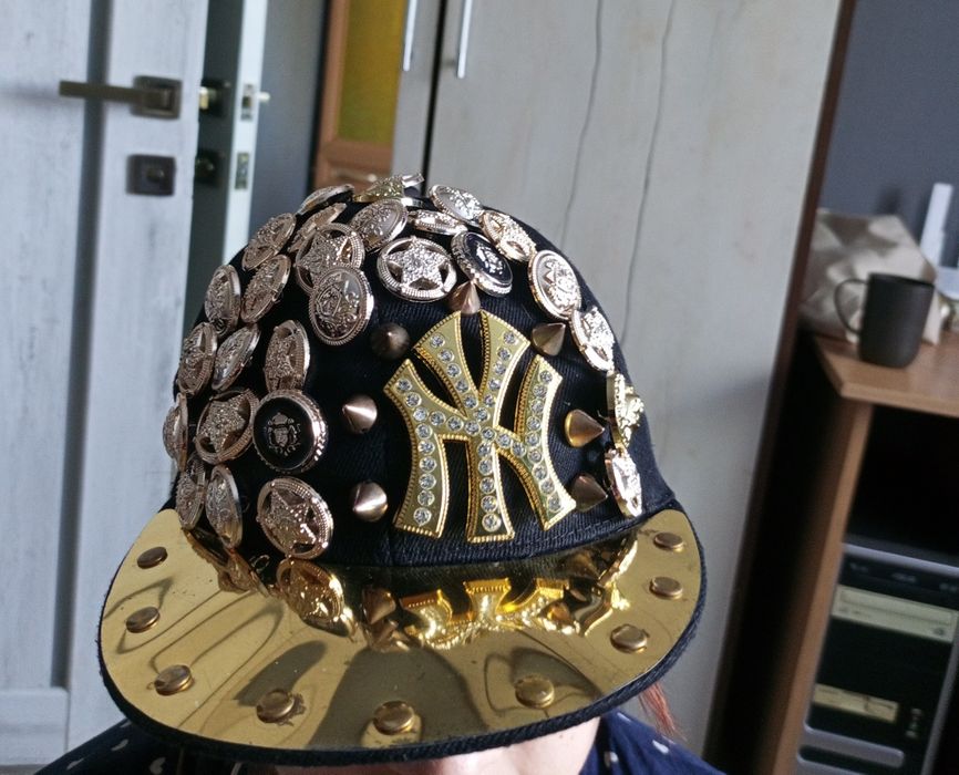 Продам бейсболку модную