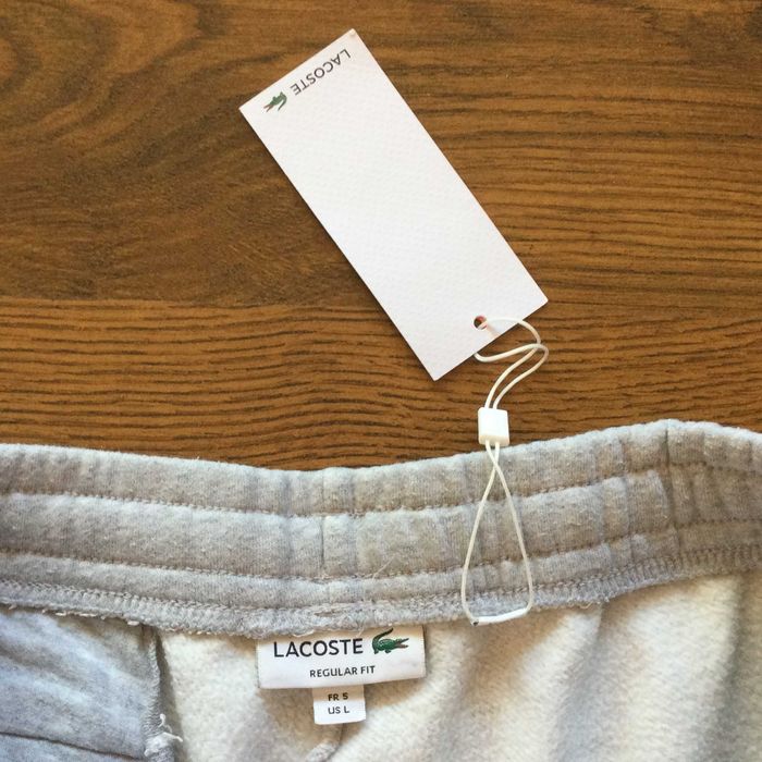 НОВИ оригинални памучни светло сиви къси гащета бермуди LACOSTE / Лакосте  размер 5 / L от САЩ