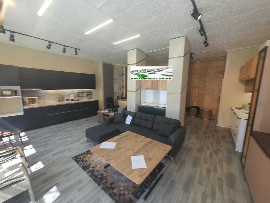 Дава се под наем Магазин в Пловдив, Център - 70 кв.м за 877.71 € - Снимка #1