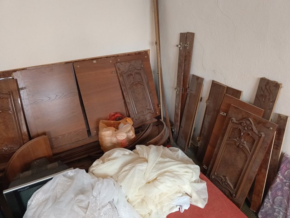 Шкаф, терезе, айна