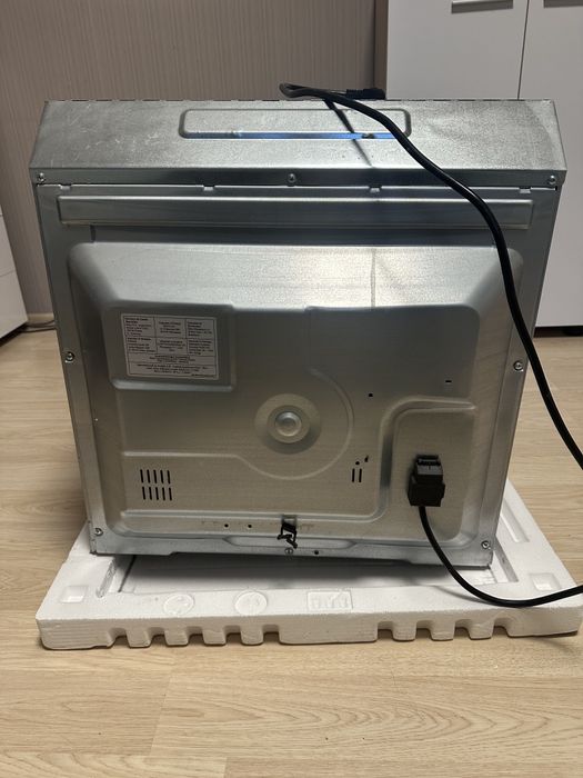 Продавам фурна за вграждане Беко