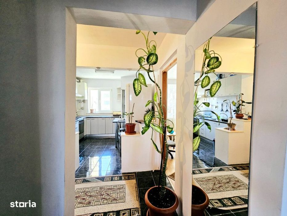 Apartament 3 camere decomandat | Balcon | Etaj 8/10 | Pod Calvaria