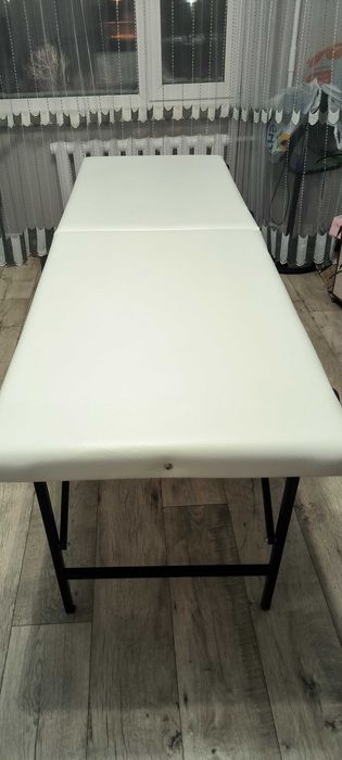 Продам кушетку косметическую